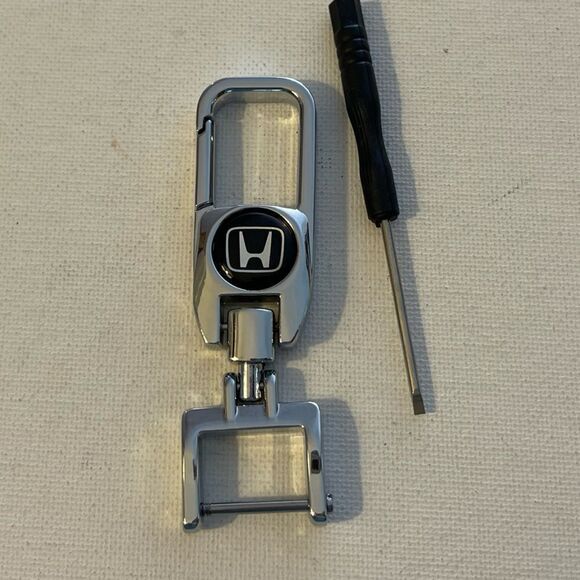 Honda Key Fob Keychain in Silver Metal NWT - Picture 2 of 4